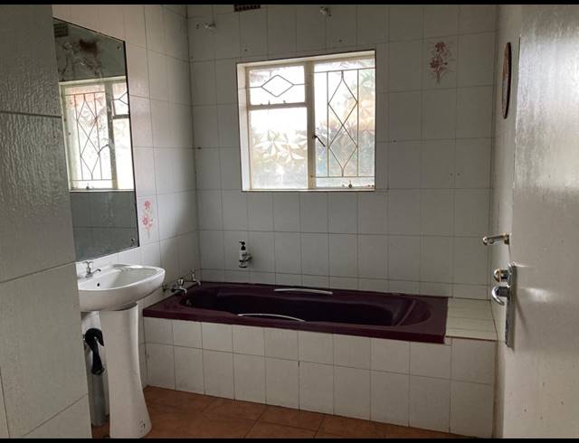 1,000M² INVESTMENT FOR SALE IN WATERVAL EAST